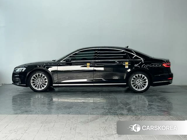 Audi A8 2021 Черный из Китая, фото 3