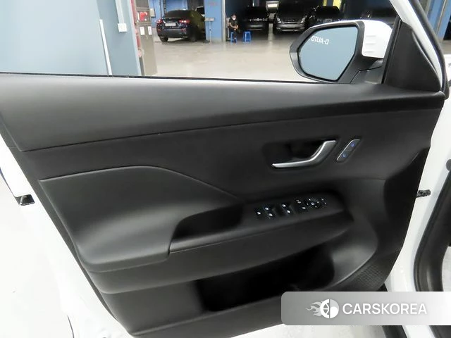 Hyundai Kona (SX2) 2026 Белый из Кореи, фото 3