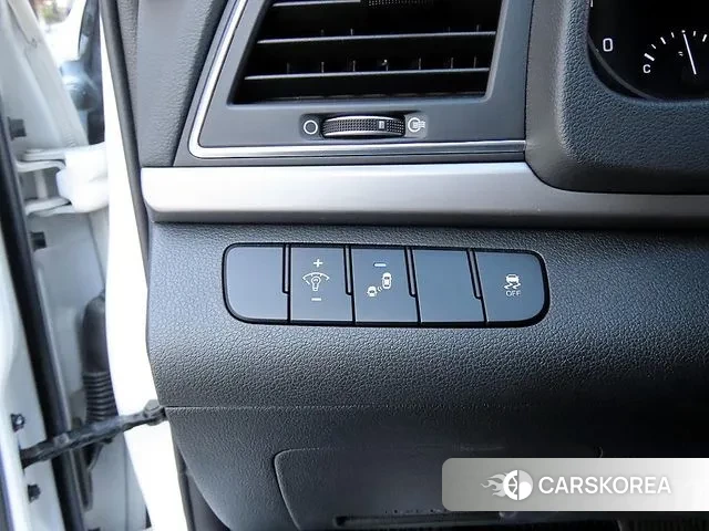 Hyundai Avante AD 2018 Белый из Кореи, фото 3