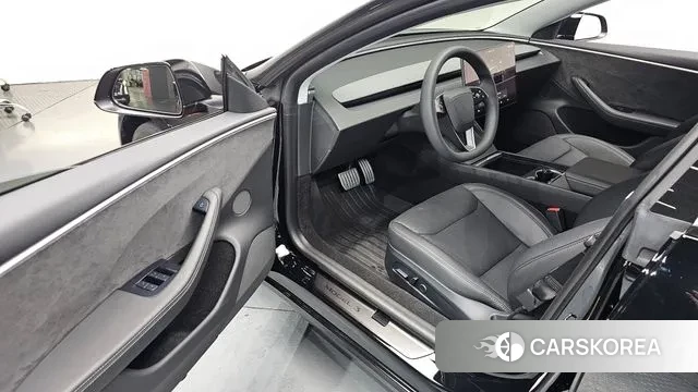 Tesla Model 3 2024 Черный из Кореи, фото 3