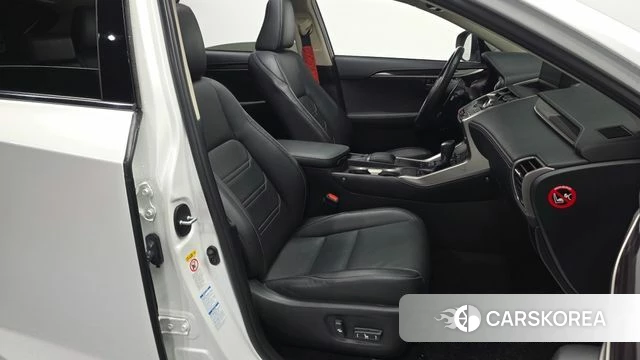 Lexus NX300h 2019 Белый из Кореи, фото 3