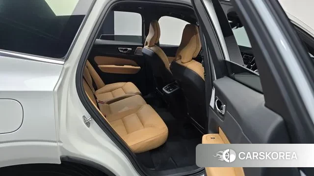 Volvo XC60 second Generation 2025 Белый из Кореи, фото 3