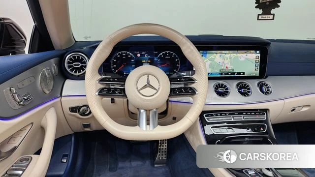 Mercedes-Benz E-Class W213 2023 Красный из Кореи, фото 3