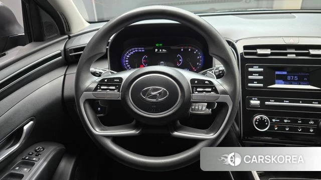 Hyundai Tucson (NX4) 2022 Серебристо-серый из Кореи, фото 3