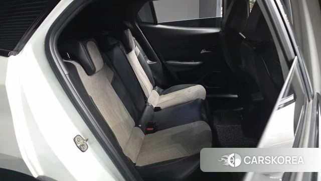 Peugeot e-2008 second generation 2021 Белый из Кореи, фото 3