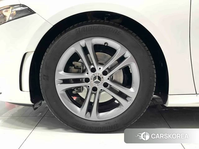 Mercedes-Benz Class A 2022 Белый из Китая, фото 3