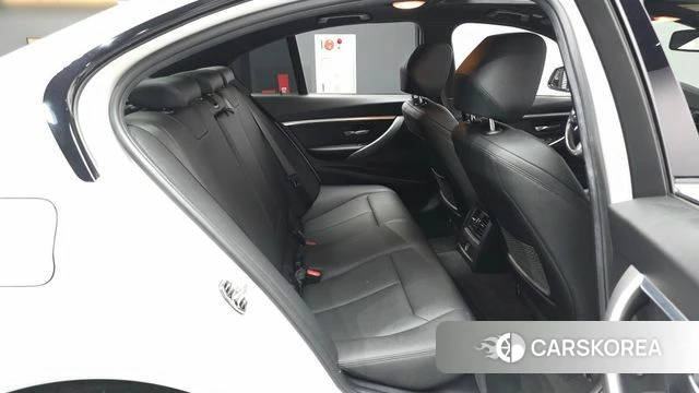 BMW 3 Series (F30) 2018 Белый из Кореи, фото 3
