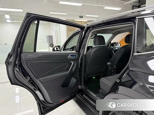 Volkswagen Tiguan L 2023 Черный из Китая, фото 3