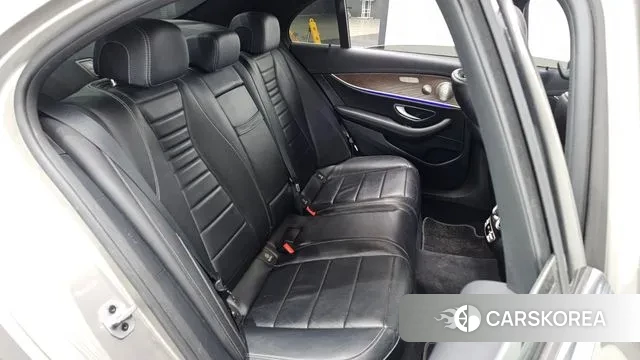 Mercedes-Benz E-Class W213 2021 Серебристо-серый из Кореи, фото 3