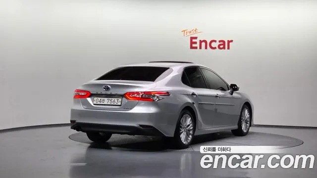 Toyota Camry (XV70) 2018 Серебряный из Кореи, фото 3