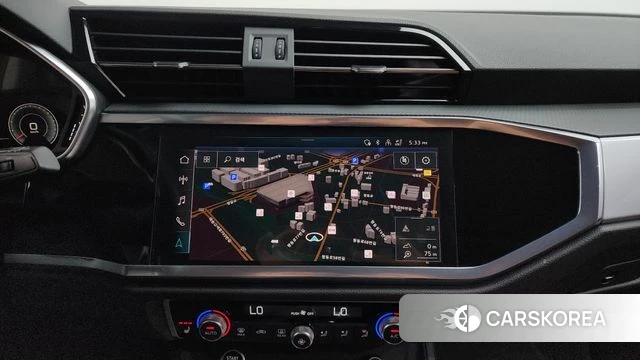 Audi Q3 (F3) 2024 Белый из Кореи, фото 3