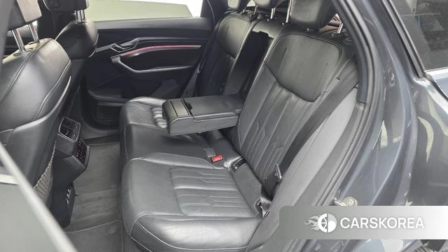 Audi e-Tron 2020 Серый из Кореи, фото 3