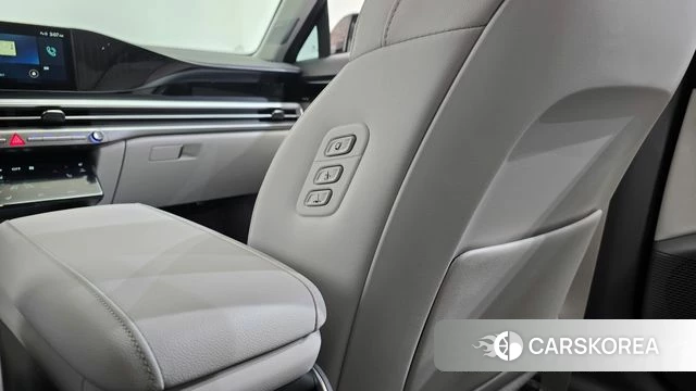 Hyundai Grandeur (GN7) 2025 Серебристо-серый из Кореи, фото 3