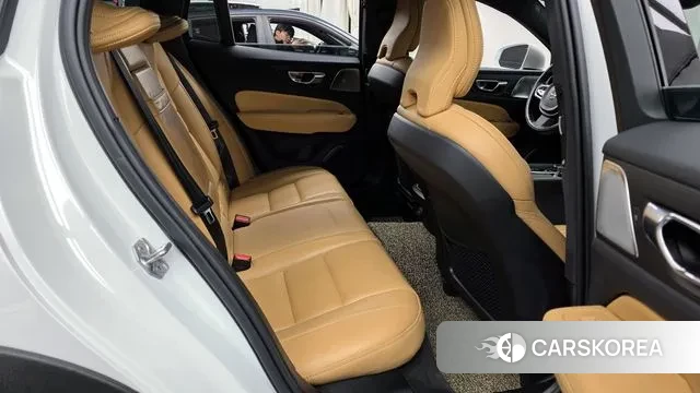 Volvo V60 Cross-Country 2nd Generation 2020 Белый из Кореи, фото 3