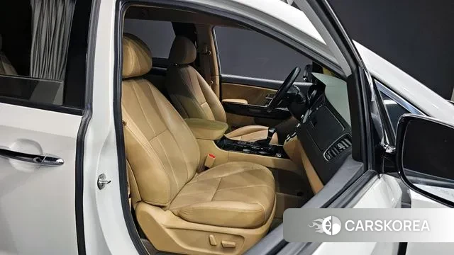 Kia The New Carnival 2019 Белый из Кореи, фото 3