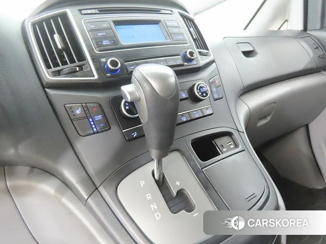 Hyundai Grand Starex 2018 Серебряный из Кореи, фото 3