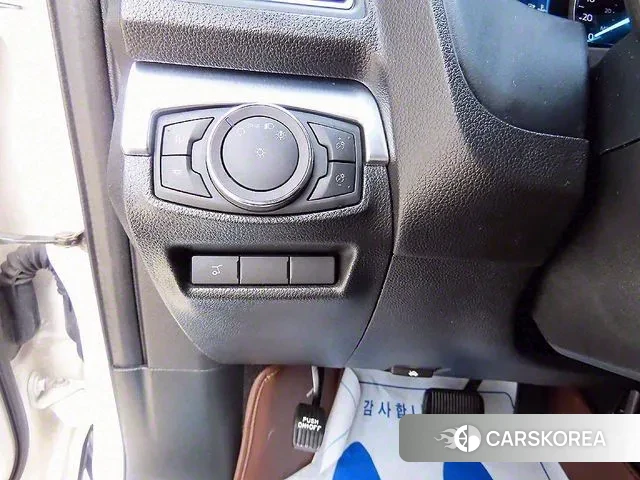 Ford Explorer 2019 Белый из Кореи, фото 3