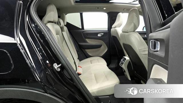 Volvo XC40 2023 Черный из Кореи, фото 3