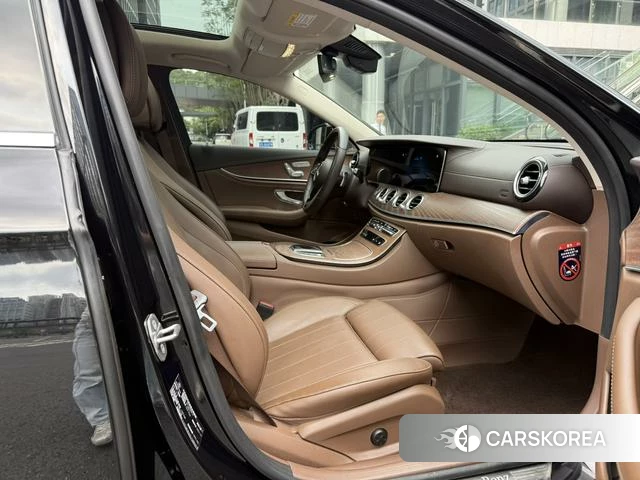 Mercedes-Benz E-class 2022 Черный из Китая, фото 3