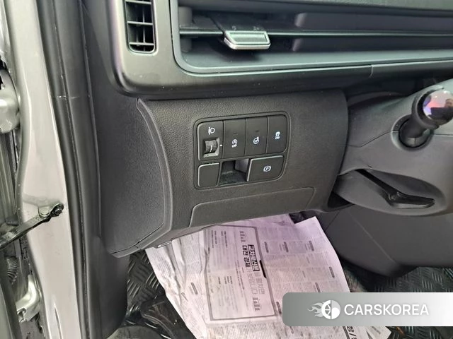 Hyundai Staria 2024 Серебристо-серый из Кореи, фото 3