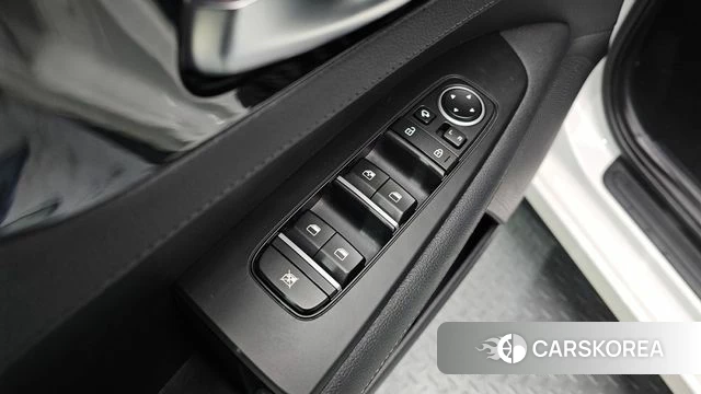 Kia The New K3 2nd generation 2023 Белый из Кореи, фото 3