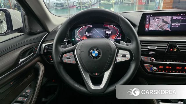 BMW 5 Series (G30) 2020 Белый из Кореи, фото 3