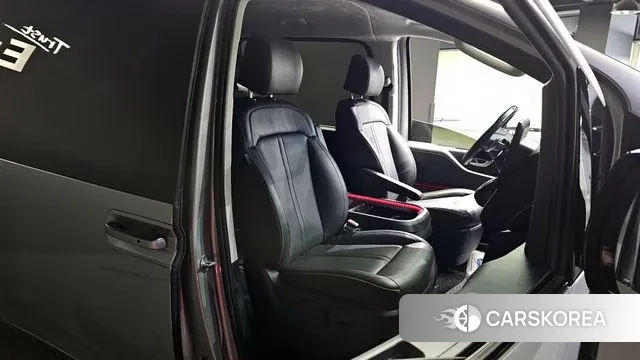 Hyundai Staria 2022 Серебристо-серый из Кореи, фото 3