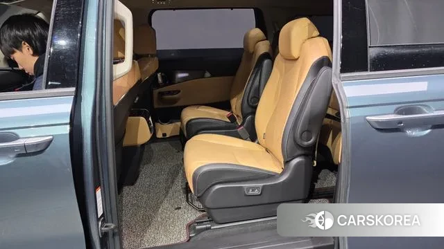 Kia Carnival 4th generation 2020 Светло-серебряный цвет из Кореи, фото 3
