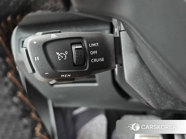 Peugeot 5008 second generation 2023 Черный из Кореи, фото 3