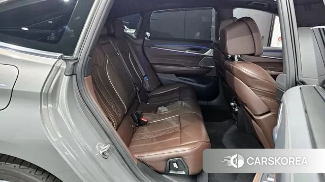 BMW 6 Series GT (G32) 2022 Серебристо-серый из Кореи, фото 3