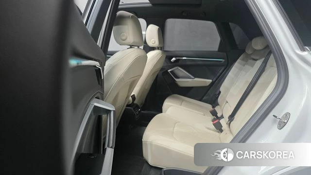 Audi Q3 (F3) 2022 Белый из Кореи, фото 3