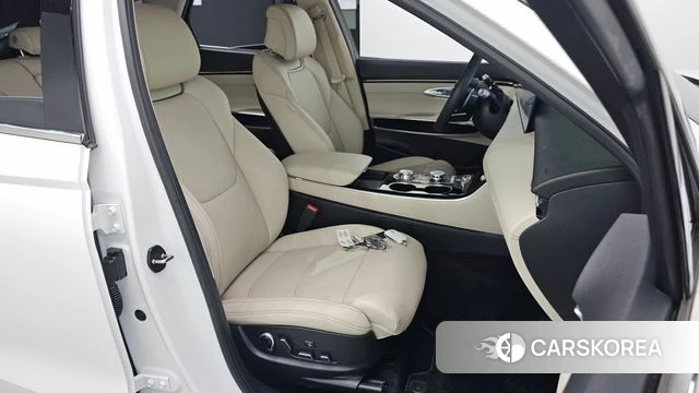 Genesis GV70 2024 Белый из Кореи, фото 3