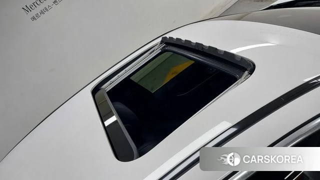 Mercedes-Benz E-Class W213 2023 Белый из Кореи, фото 3