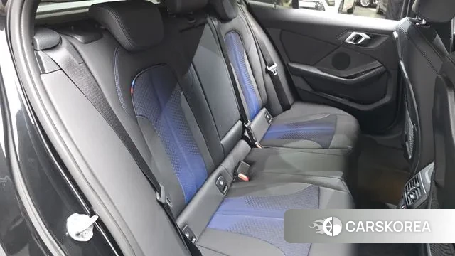 BMW 1 Series (F40) 2023 Черный из Кореи, фото 3