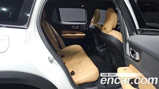 Volvo V60 Cross-Country 2nd Generation 2023 Белый из Кореи, фото 3