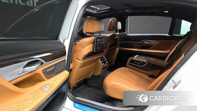 BMW 7 Series (G11) 2019 Белый из Кореи, фото 3