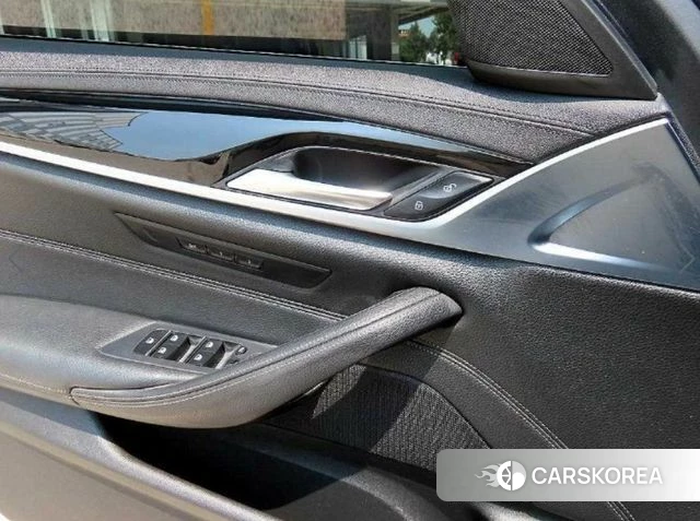 BMW 5 Series (G30) 2019 Черный из Кореи, фото 3
