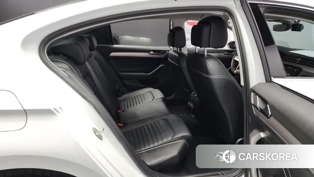 Volkswagen Passat GT (B8) 2022 Белый из Кореи, фото 3