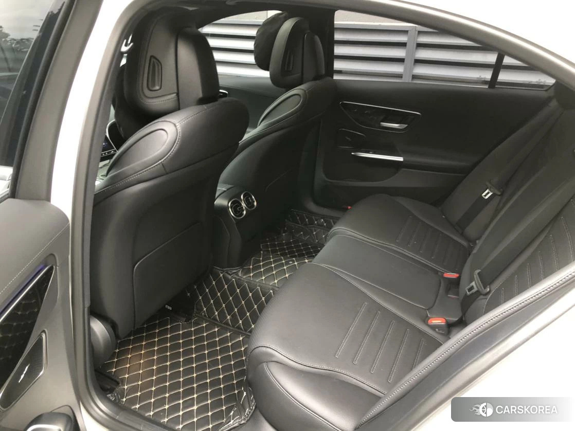 Mercedes-Benz Class C 2023 Белый из Китая, фото 3