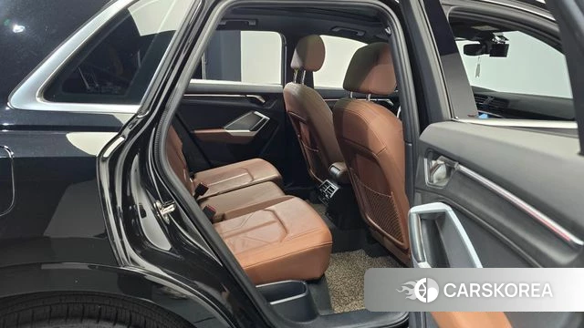 Audi Q3 (F3) 2022 Черный из Кореи, фото 3