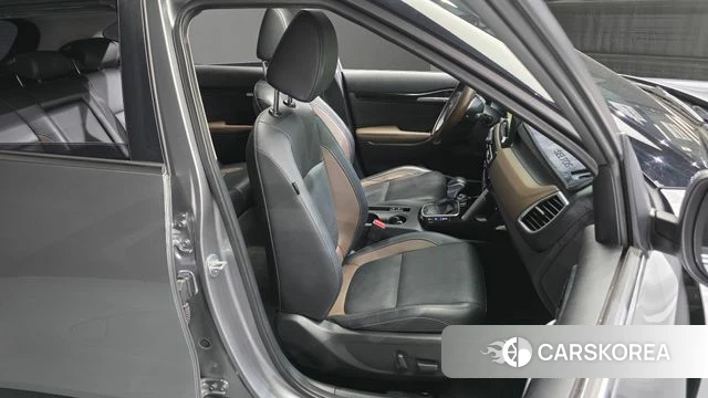 Kia Seltos 2019 Серебристо-серый из Кореи, фото 3