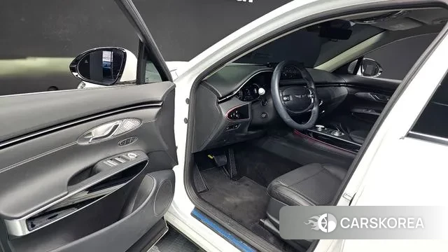 Genesis GV70 2023 Белый из Кореи, фото 3