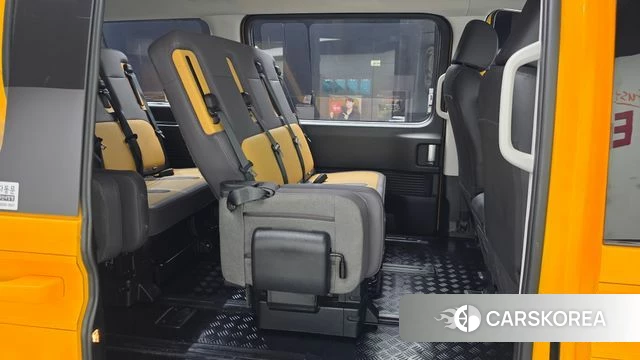 Hyundai Staria 2024 Желтый из Кореи, фото 3