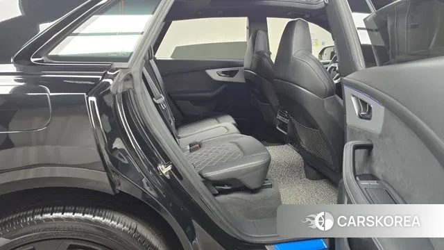 Audi Q8 (4M) 2022 Черный из Кореи, фото 3