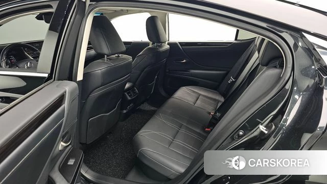 Lexus ES300h 7th generation 2020 Черный из Кореи, фото 3