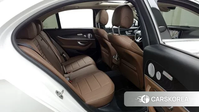 Mercedes-Benz E-Class W213 2019 Белый из Кореи, фото 3
