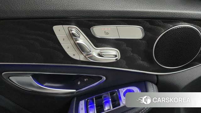 Mercedes-Benz C-Class W205 2019 Белый из Кореи, фото 3