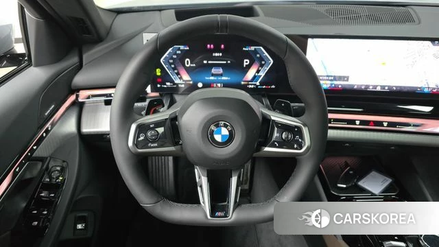 BMW 5 Series (G60) 2026 Светло-серебряный цвет из Кореи, фото 3