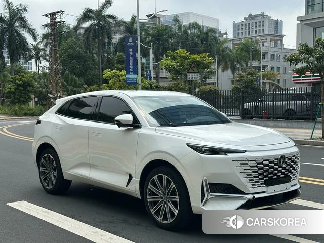 Chang'an UNI-K 2022 Белый из Китая, фото 3