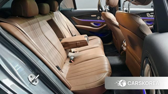 Mercedes-Benz E-Class W213 2021 Серый из Кореи, фото 3